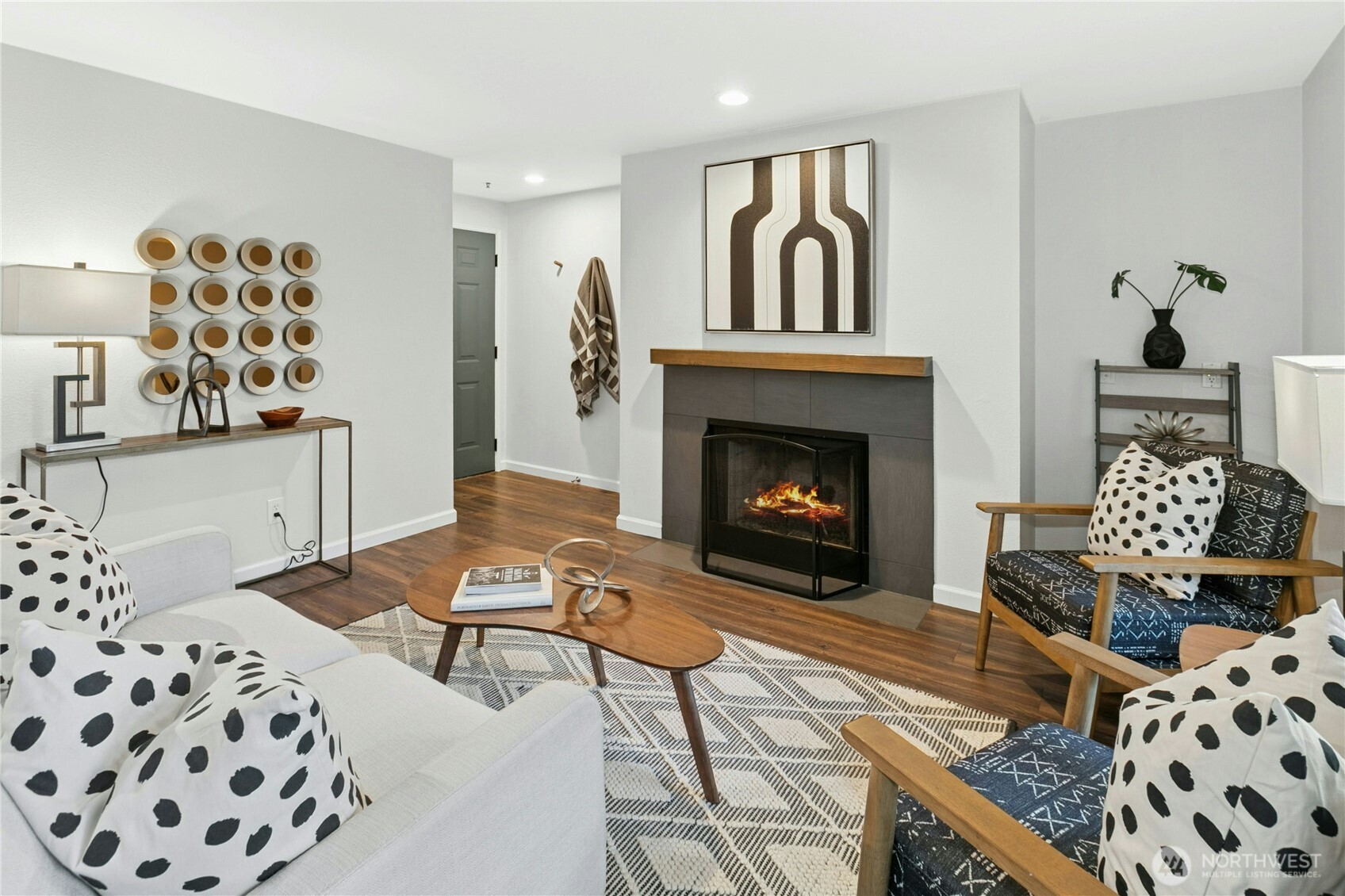 580 Front Street S C114