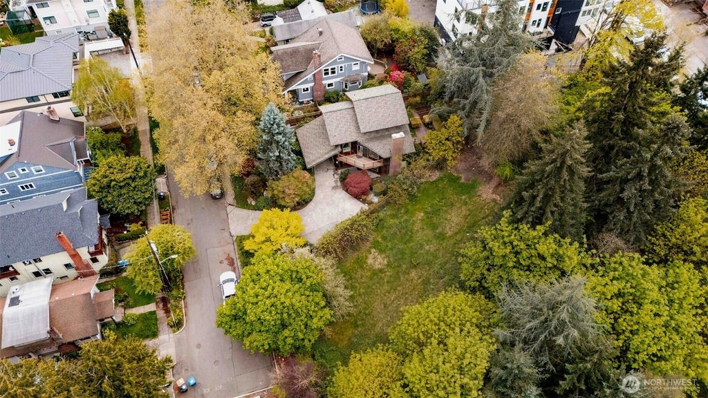 Photo of 2419 Federal Avenue E, Seattle, WA 98102 (MLS # 2513199)