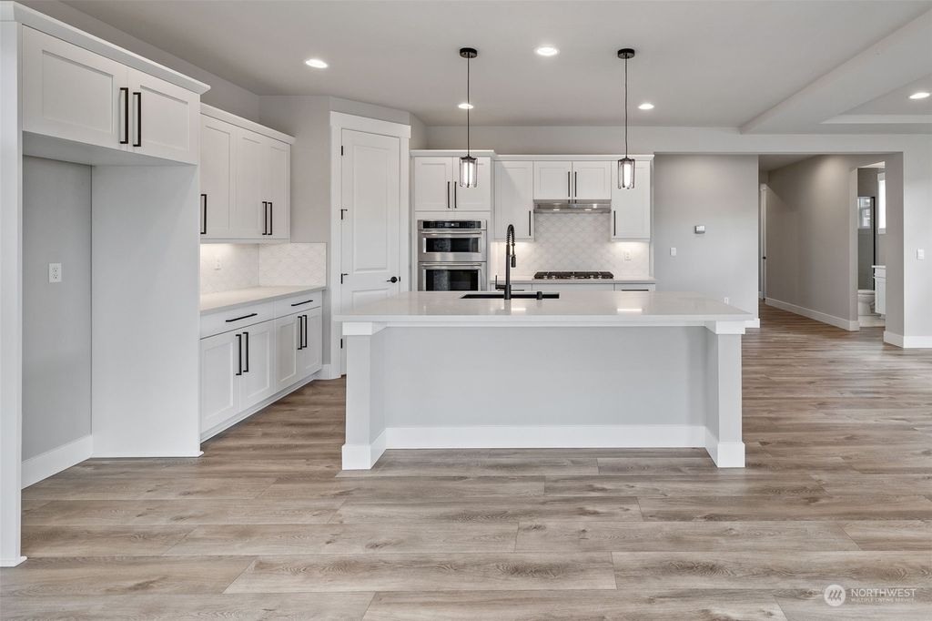 listing image 9369786188322808034