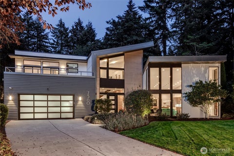 Photo of 7560 86th Avenue SE, Mercer Island, WA 98040 (MLS # 2577030)