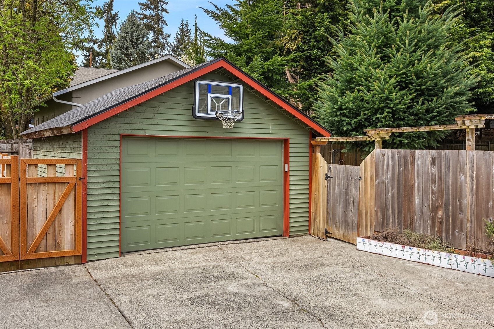 13715 Palatine Avenue N