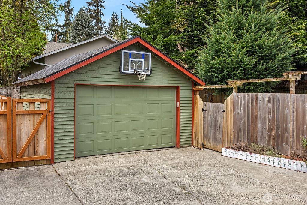 Photo of 13715 Palatine Avenue N, Seattle, WA 98133 (MLS # 2503286)