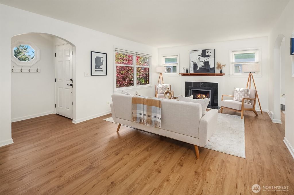 Photo of 13715 Palatine Avenue N, Seattle, WA 98133 (MLS # 2503286)