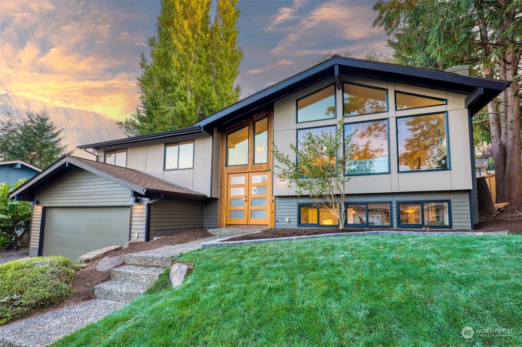 Photo of 16519 NE 46th Street, Redmond, WA 98052 (MLS # 2014201)