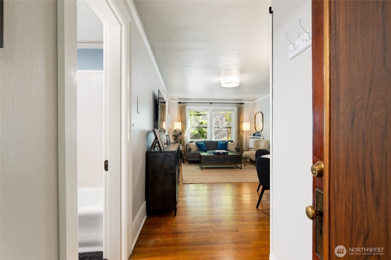 4725 15th Avenue NE 12