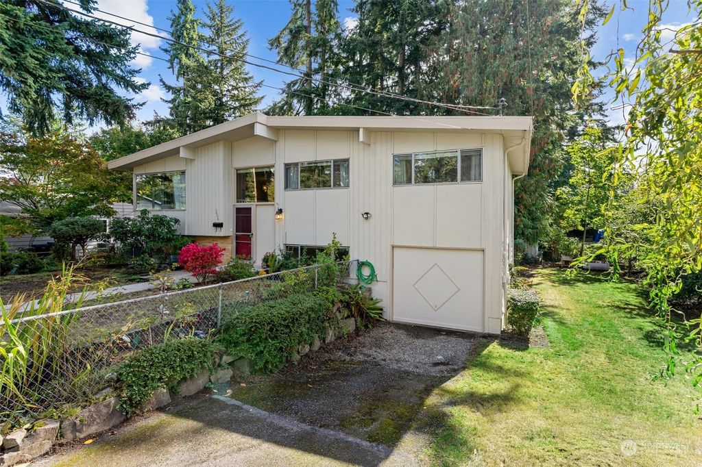 Photo of 5604 227th Street SW, Mountlake Terrace, WA 98043 (MLS # 2161753)