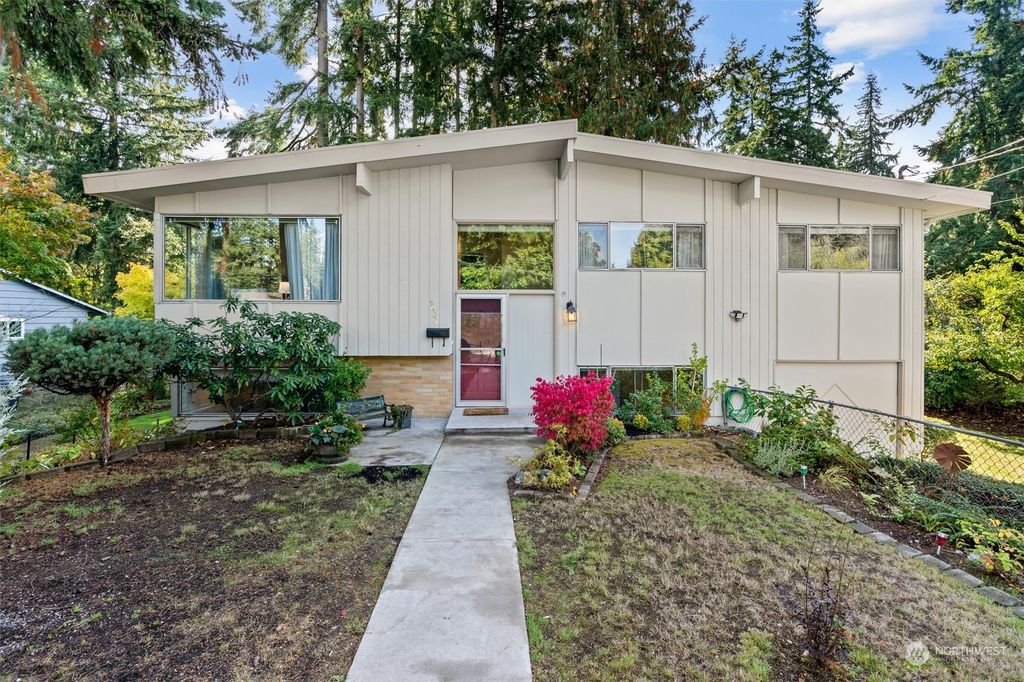Photo of 5604 227th Street SW, Mountlake Terrace, WA 98043 (MLS # 2161753)