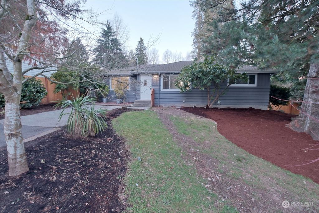 Photo of 724 S 116th Street, Seattle, WA 98168 (MLS # 2202907)