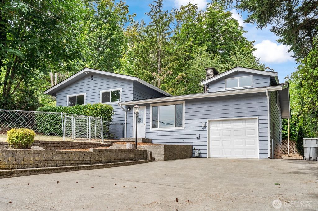 Photo of 17611 118th Avenue SE, Renton, WA 98058 (MLS # 2405224)