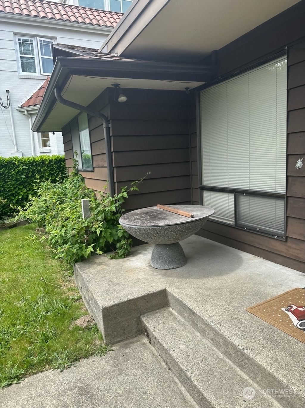 Photo of 1541 Sunset Avenue SW, Seattle, WA 98116 (MLS # 2135888)