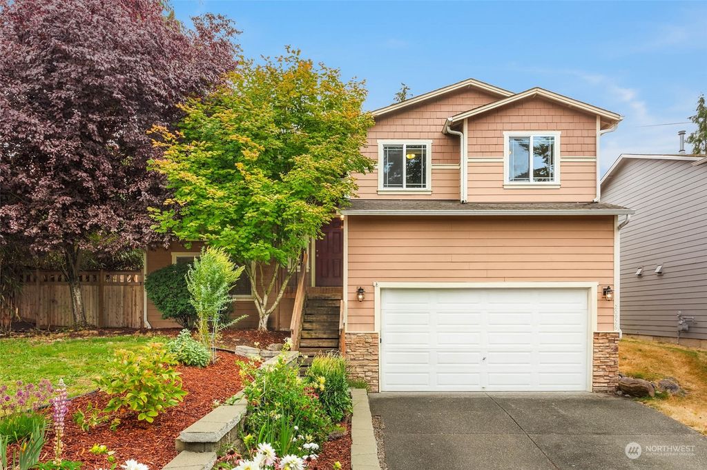 Photo of 20926 1st Avenue S, Des Moines, WA 98198 (MLS # 2278284)