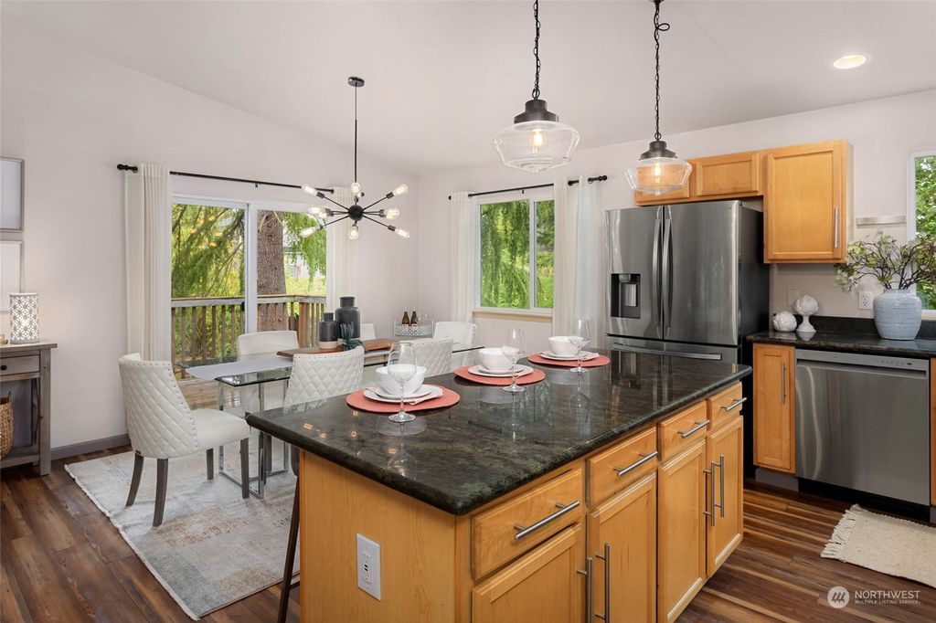 Photo of 20926 1st Avenue S, Des Moines, WA 98198 (MLS # 2278284)