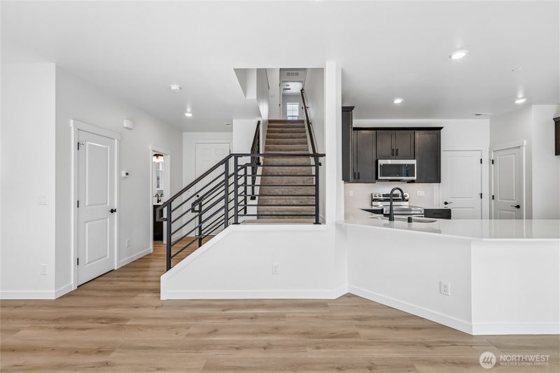 10404 6th Place SE SW 21