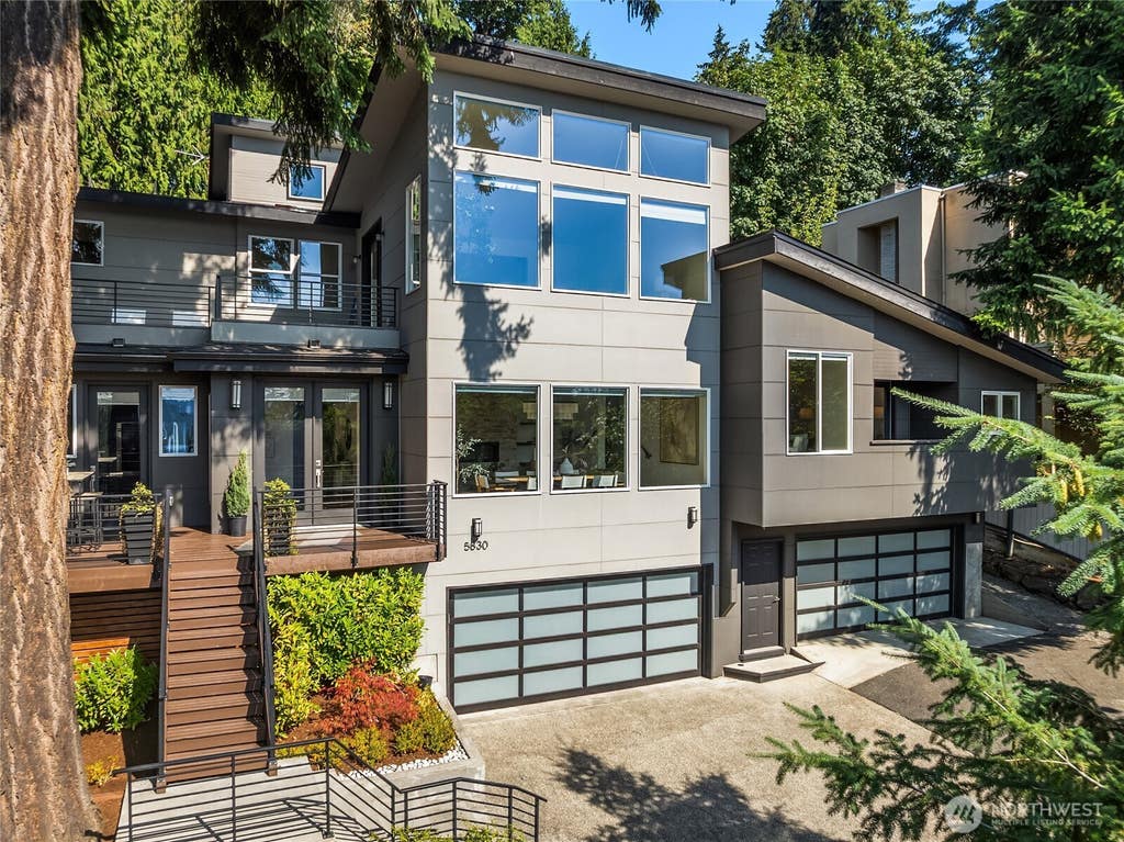 Photo of 5830 W Mercer Way, Mercer Island, WA 98040 (MLS # 2558967)