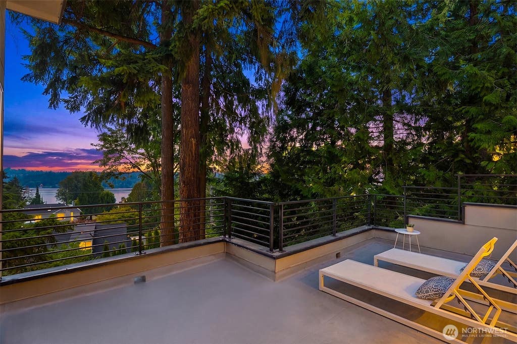 Photo of 5830 W Mercer Way, Mercer Island, WA 98040 (MLS # 2558967)