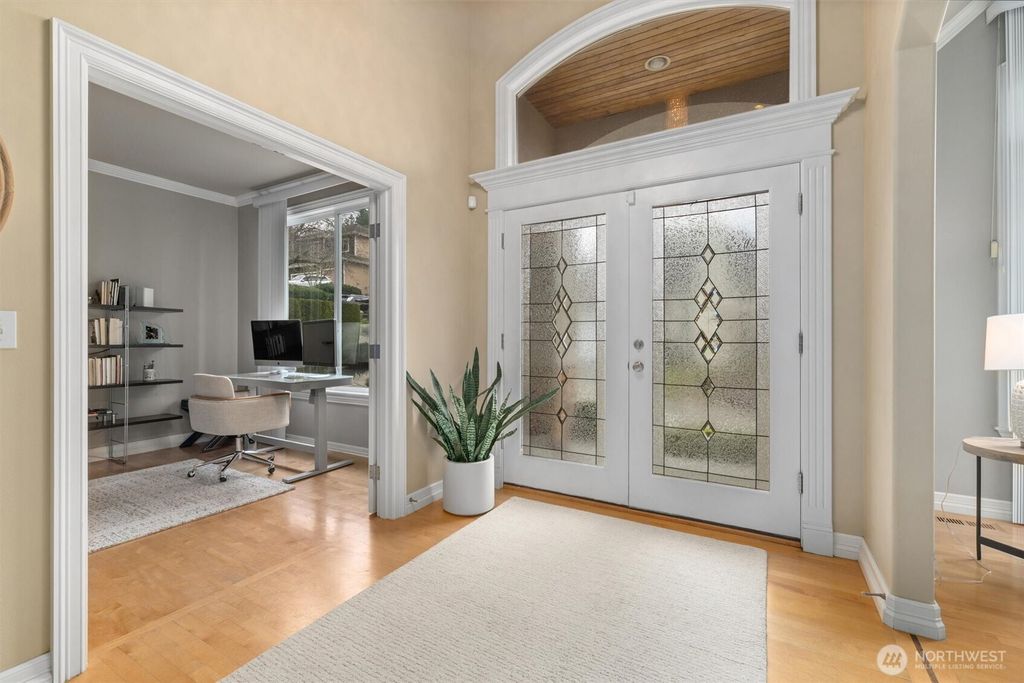 Photo of 13804 SE 76th Place, Newcastle, WA 98059 (MLS # 2469115)