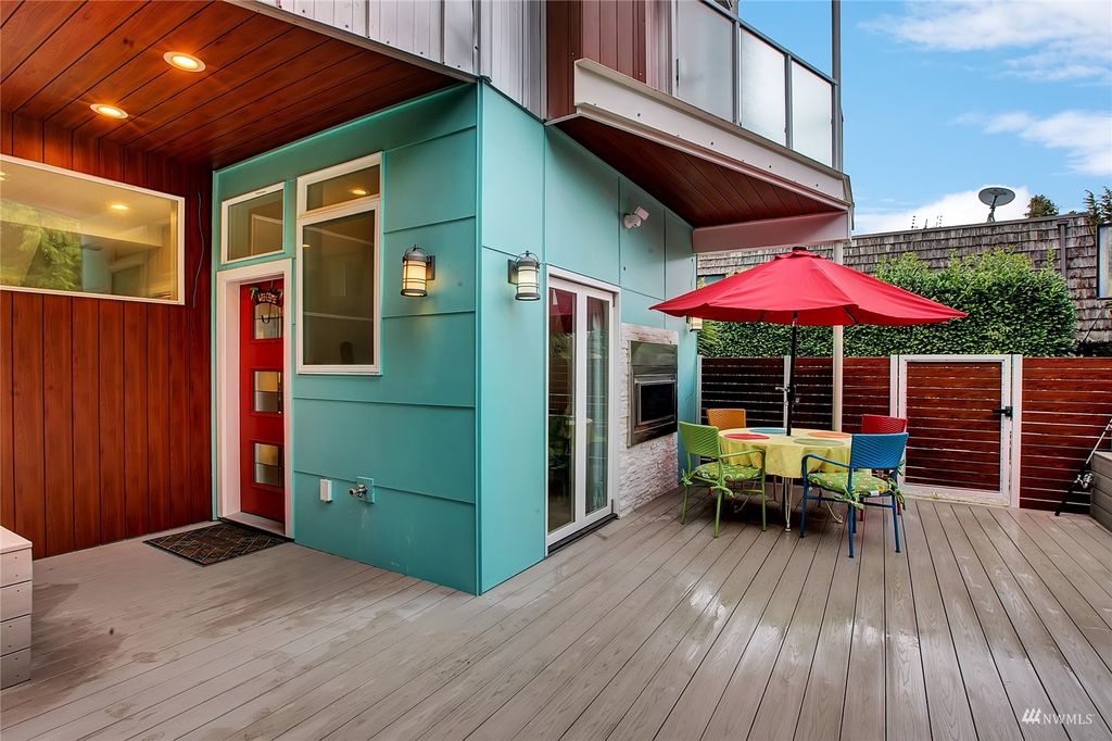 Photo of 3007 66th Avenue SW #A, Seattle, WA 98116 (MLS # 1988424)