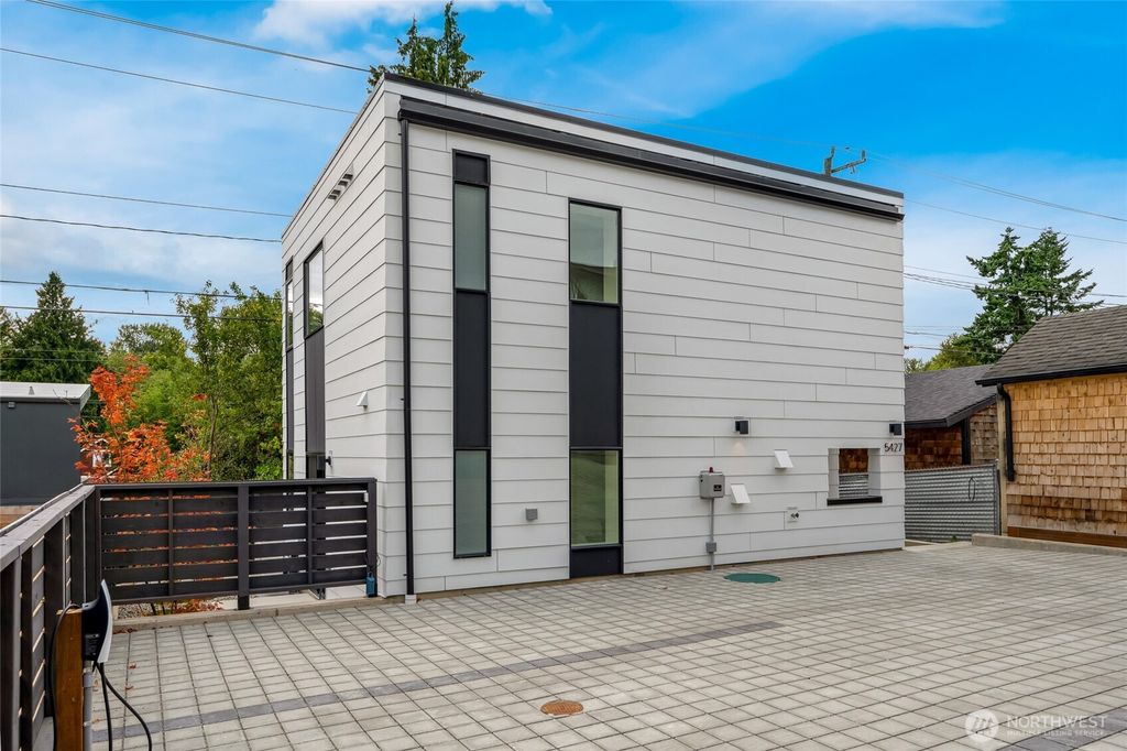 Photo of 5427 25th Avenue SW, Seattle, WA 98106 (MLS # 2424100)