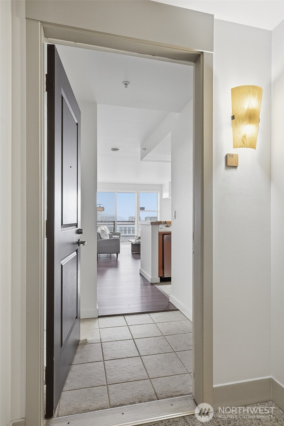 2607 Western Avenue 552