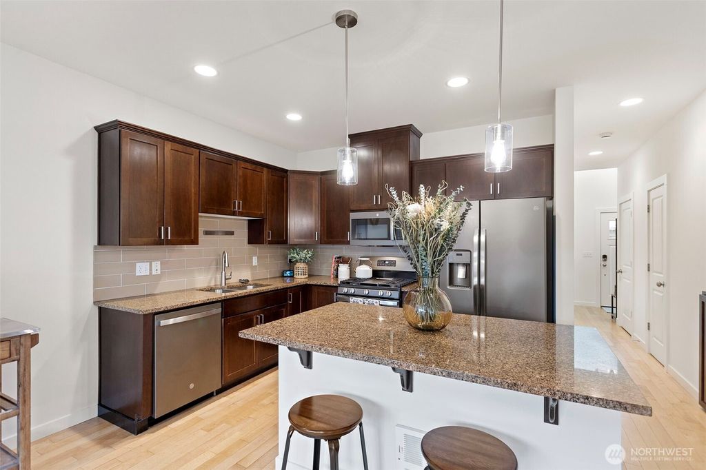 Photo of 129 164th Place SE, Bothell, WA 98012 (MLS # 2497466)