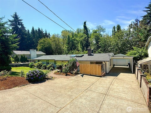 Photo of 1716 9th Street SE, Puyallup, WA 98372 (MLS # 2548174)