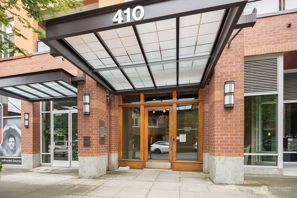 Photo of 410 NE 70th Street #306, Seattle, WA 98115 (MLS # 2147925)