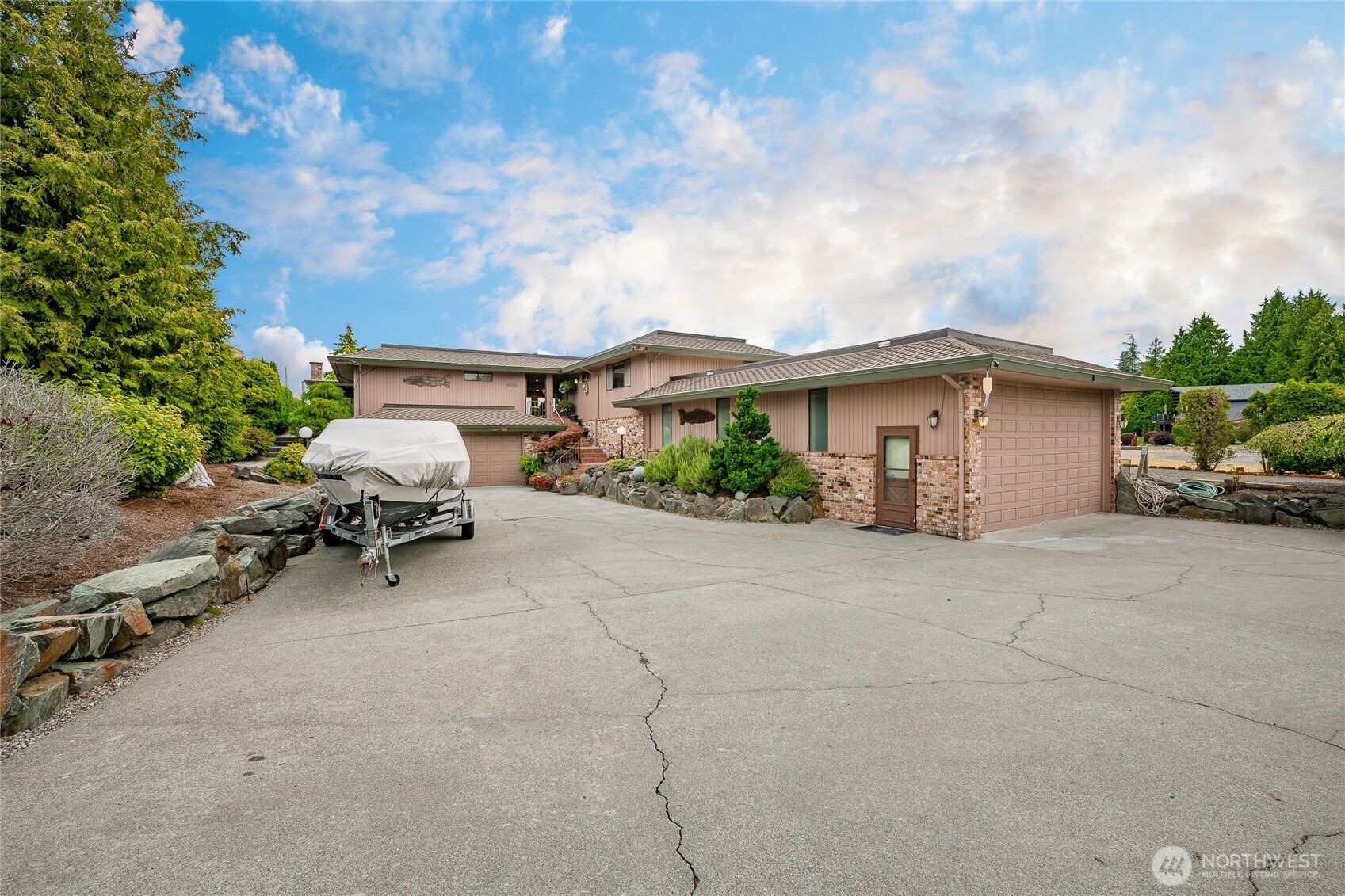 5575 Coquitlam Drive