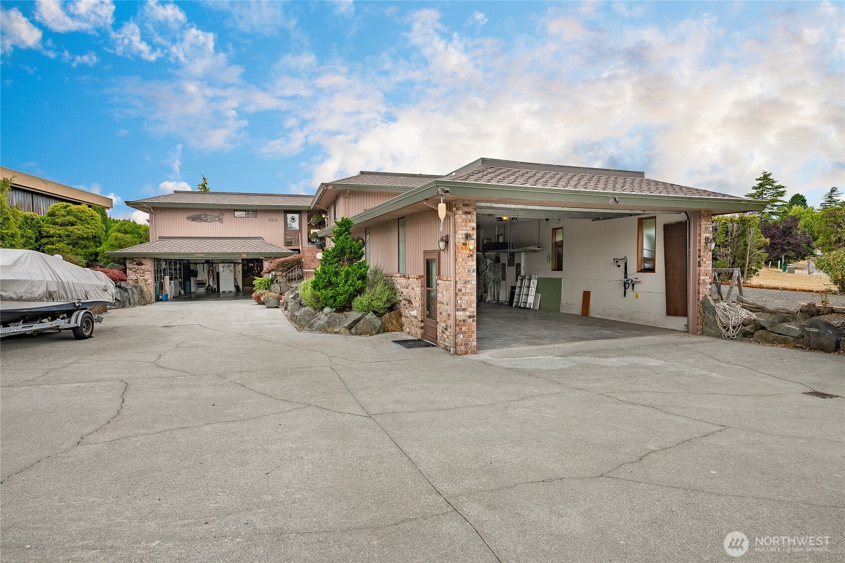 5575 Coquitlam Drive