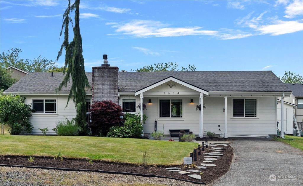Photo of 1614 113th Drive SE, Lake Stevens, WA 98258 (MLS # 2248407)