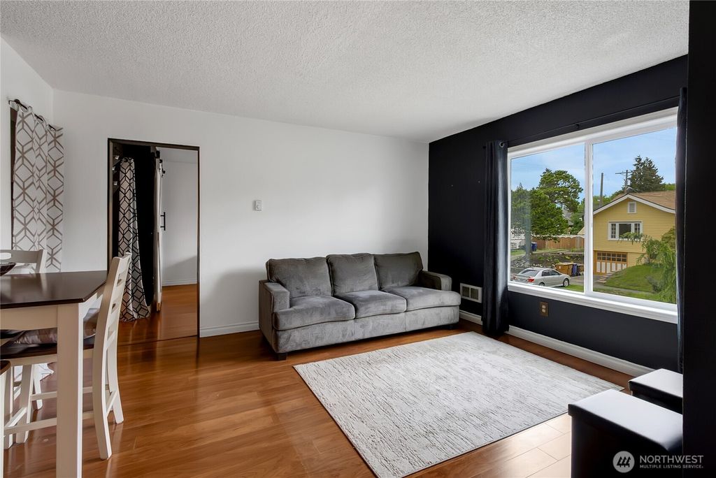 listing image 9360914138924394304