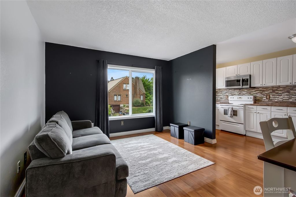 listing image 9360361764081111982