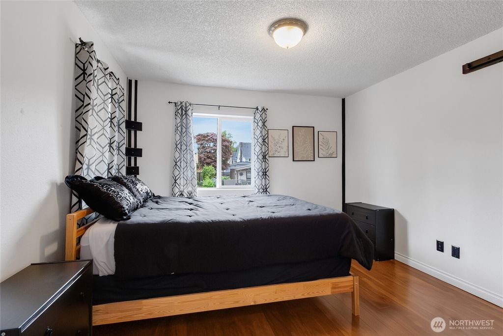 listing image 9364282579208871093