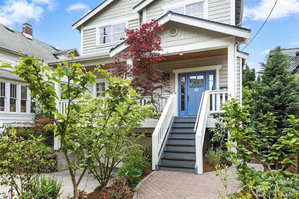 Photo of 621 NE 77th Street, Seattle, WA 98115 (MLS # 2513723)