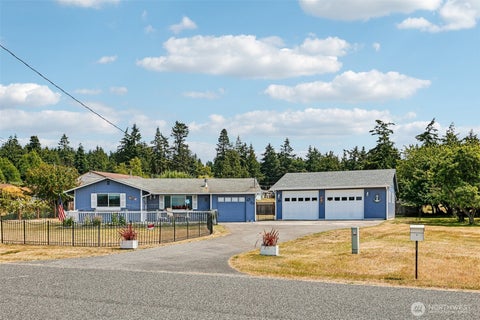 Photo of 895 Prairie View Avenue, Coupeville, WA 98239 (MLS # 2562097)