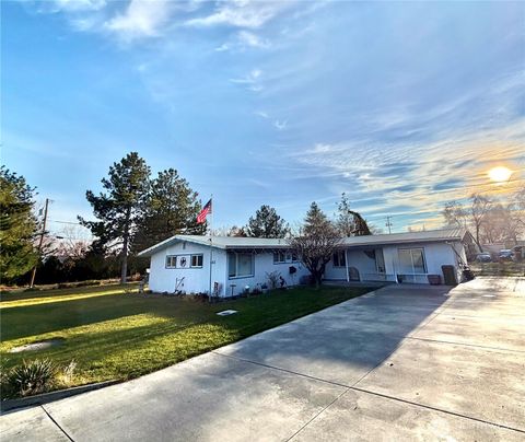 Photo of 541 Fairchild Loop, Moses Lake, WA 98837 (MLS # 2458368)