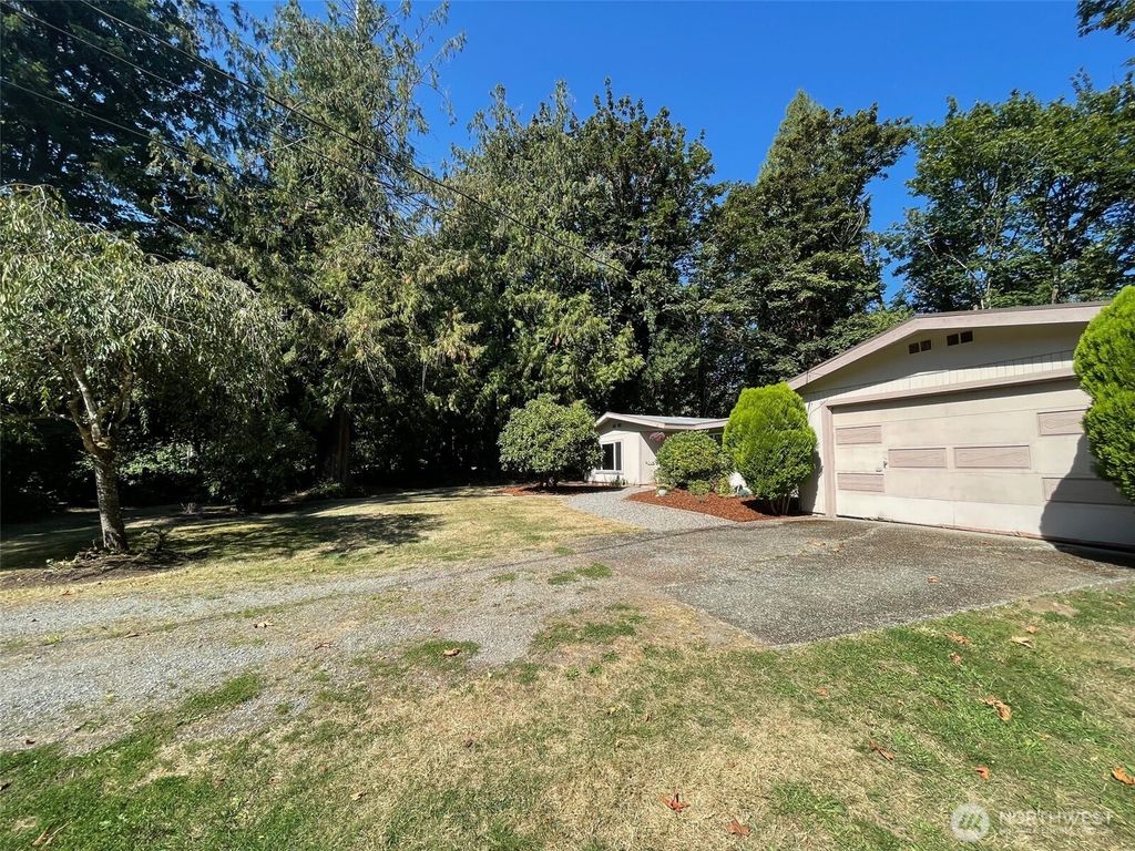 Photo of 18814 SE 308th Street, Kent, WA 98042 (MLS # 2433971)