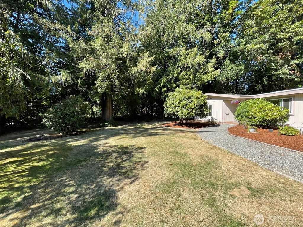 Photo of 18814 SE 308th Street, Kent, WA 98042 (MLS # 2433971)