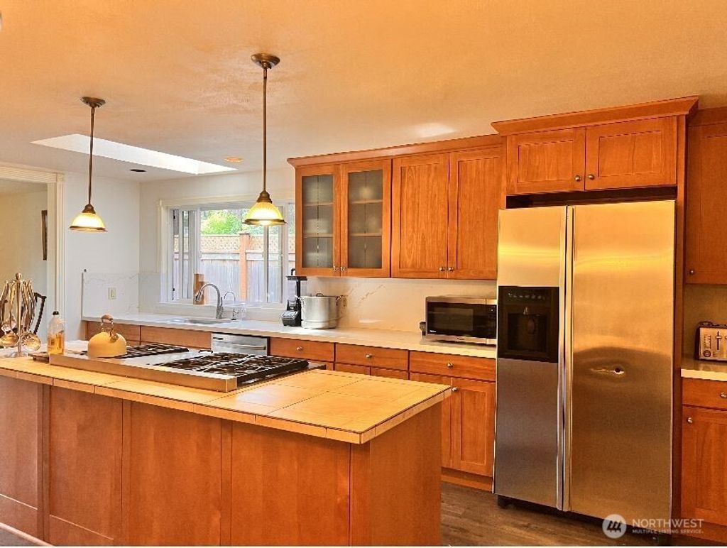 Photo of 2727 181 Avenue NE, Redmond, WA 98052 (MLS # 2364823)