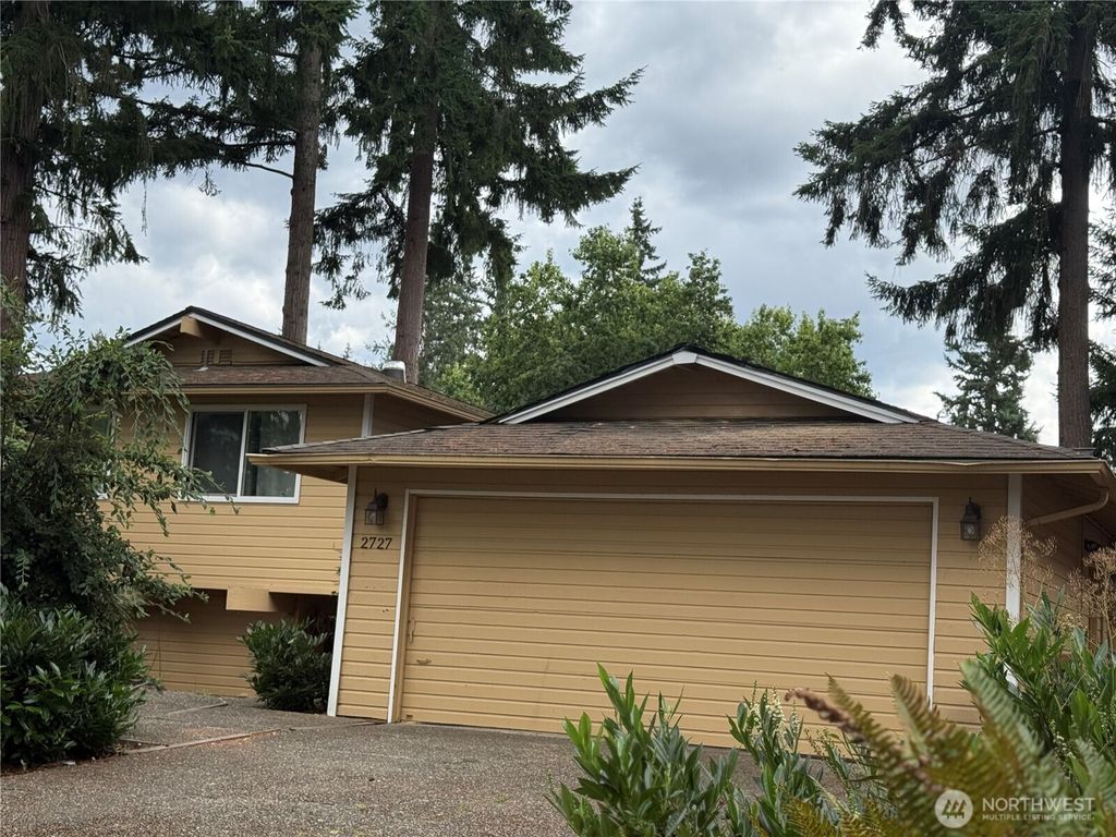 Photo of 2727 181 Avenue NE, Redmond, WA 98052 (MLS # 2364823)