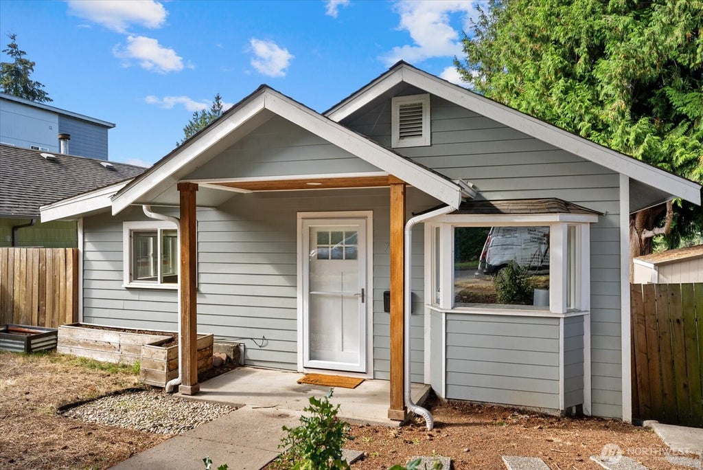 Photo of 7511 13th Avenue SW, Seattle, WA 98106 (MLS # 2589087)