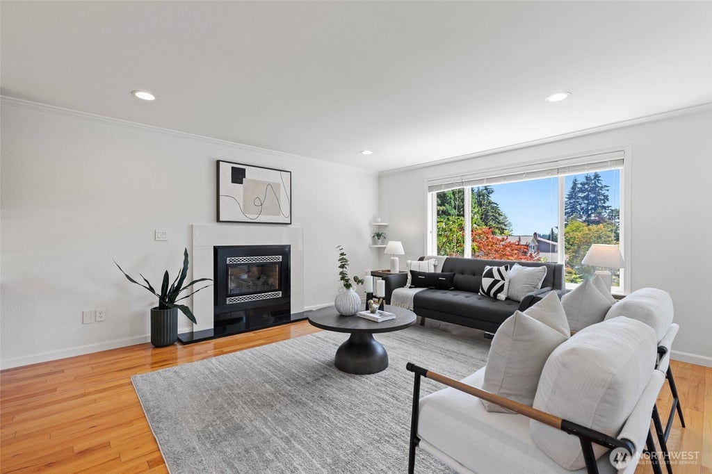 Photo of 12938 NE 136th Place, Kirkland, WA 98034 (MLS # 2559430)