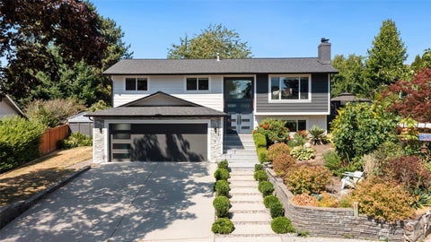 Photo of 12938 NE 136th Place, Kirkland, WA 98034 (MLS # 2559430)