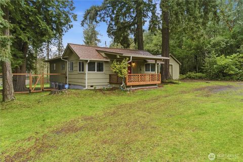Photo of 3661 Trenton Avenue NE, Bremerton, WA 98310 (MLS # 2505612)