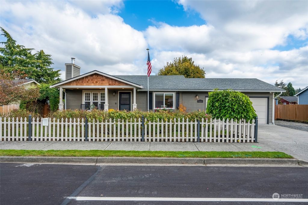 Photo of 7221 64 Avenue NE, Marysville, WA 98270 (MLS # 2294209)