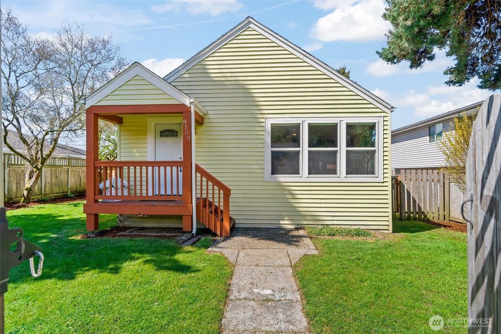 Photo of 8109 15th Avenue SW, Seattle, WA 98106 (MLS # 2509077)