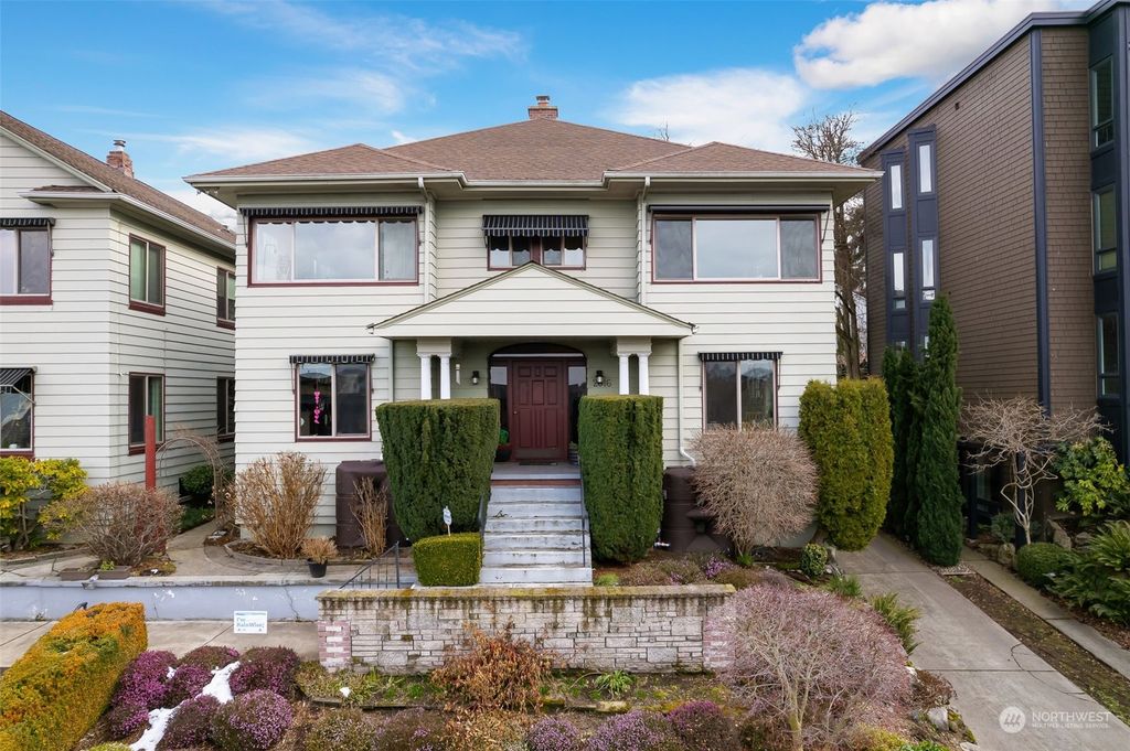 Photo of 2016 Broadway E #D, Seattle, WA 98102 (MLS # 2330018)