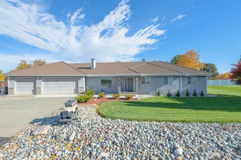 Photo of 613 Meadow Drive, Wenatchee, WA 98801 (MLS # 2510536)