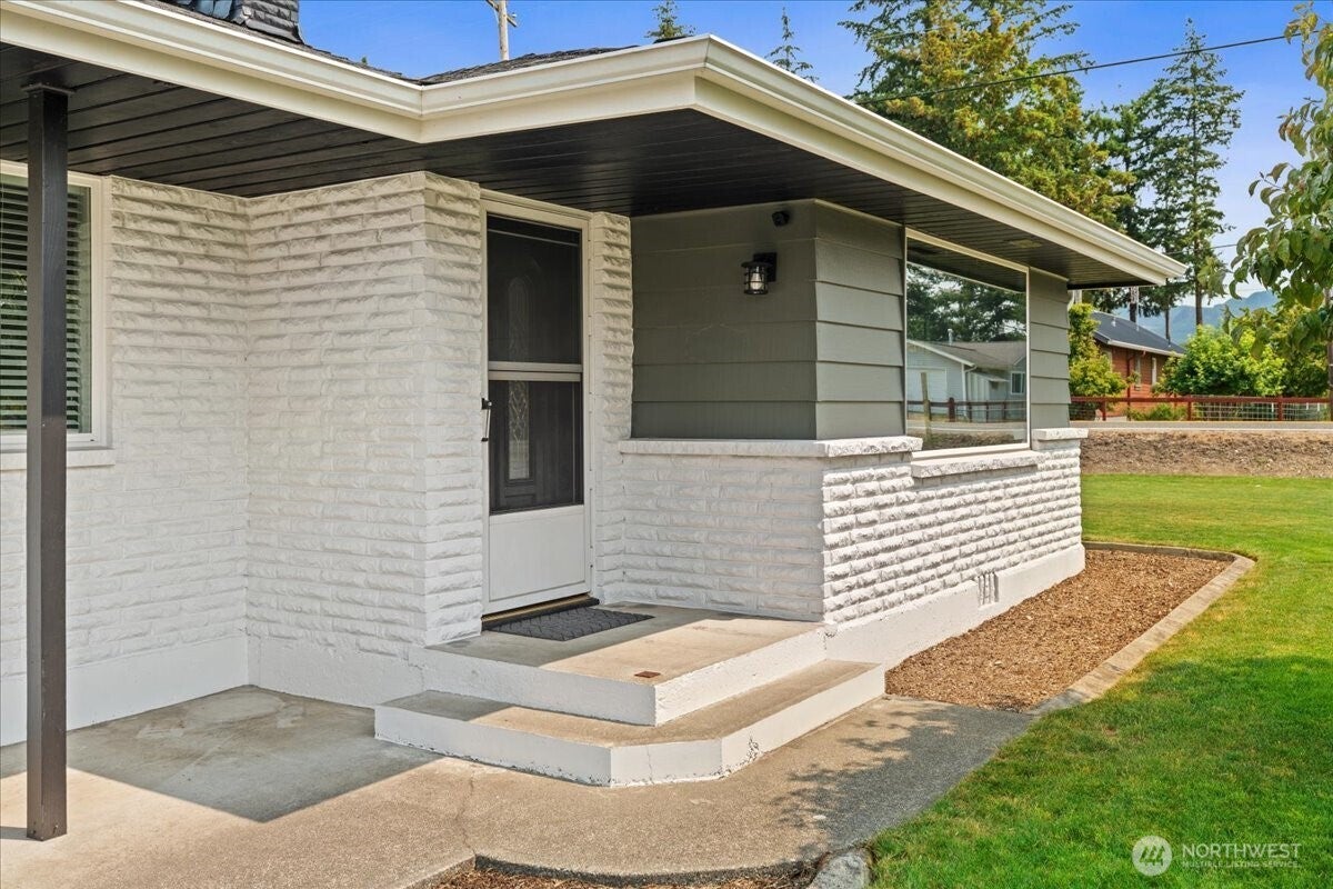 26324 SE 426th Street