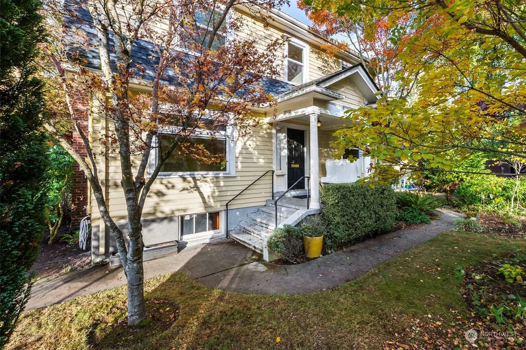 Photo of 2000 26th Avenue E, Seattle, WA 98112 (MLS # 2008658)