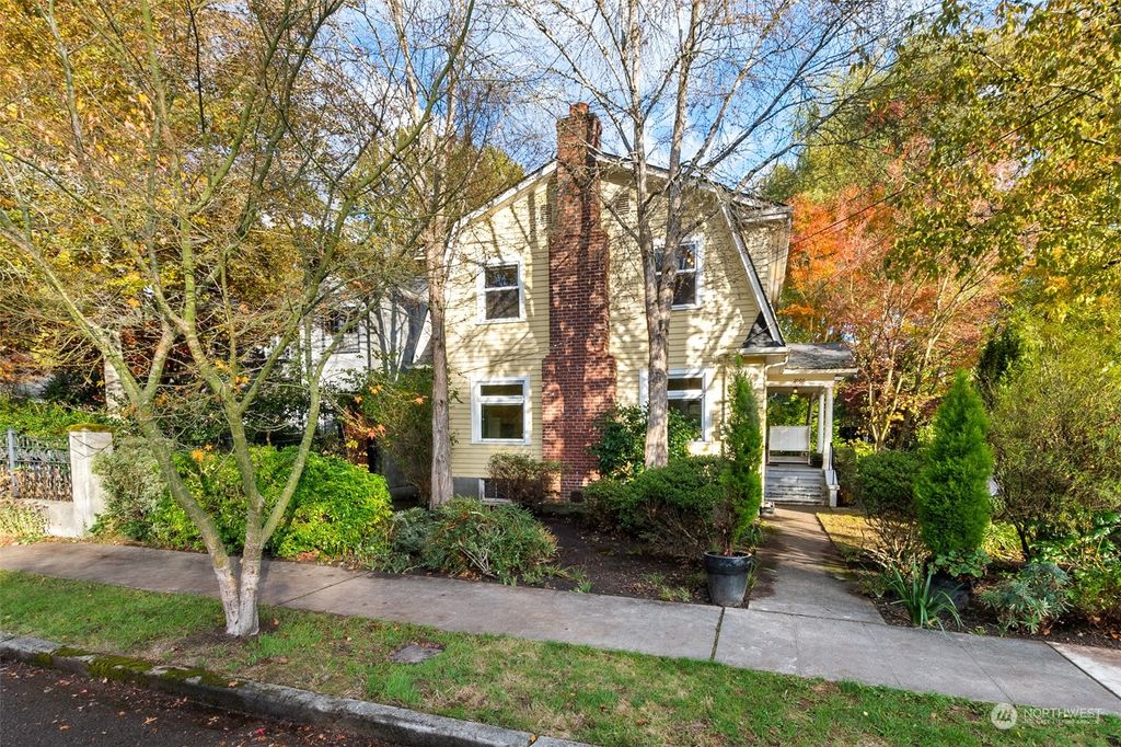 Photo of 2000 26th Avenue E, Seattle, WA 98112 (MLS # 2008658)